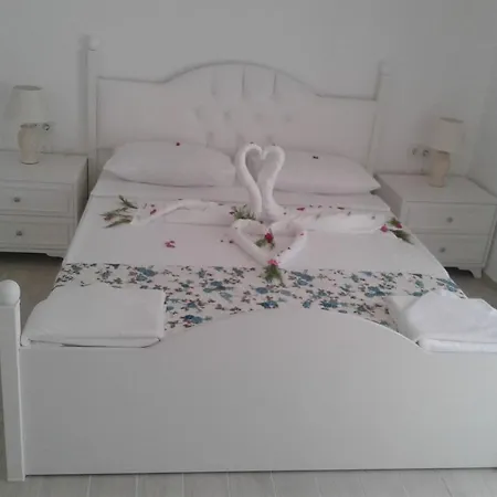 ホームステイ Yarimada Tatil Evi *