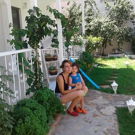 ホームステイ Yarimada Tatil Evi *